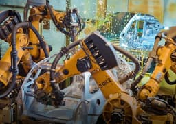 Кузов из фольги?: АвтоВАЗ ответил на критику и раскрыл детали производства автомобилей Lada