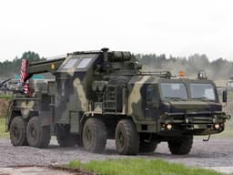 Фронтовой мастер на колёсах: Рособоронэкспорт назвал плюсы новейшей машины эвакуации РЭМ-КС