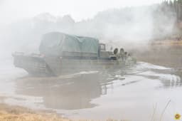 Советский плавающий транспортёр ПТС-2 засветился на учениях в Белоруссии