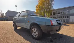 With factory parts and cellophane on the seats: a 1989 "eight" is being sold in the Moscow region