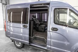 Бронированный «Соболь NN VIP» выпустили в России: отечественная замена внедорожникам Volkswagen Multivan, Mercedes-Benz V-класса, Toyota Land Cruiser 