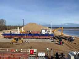 В Нижнем Новгороде спустили на воду земснаряд Florian-501