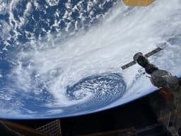 Нужны миллионы долларов, а их нет: Роскосмос не сможет произвести 4 из 6 геостационарных спутников до 2030 года