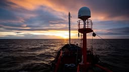 «Роснефть» отправила буровое судно «Бевенит» для исследования топливных запасов Арктики