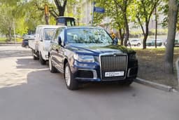 Внедорожник Aurus Komendant в нетипичном для машины цвете «синий металлик» заметили в Москве