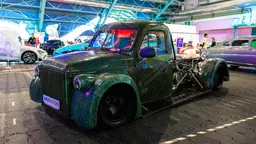 V6 Dodge engine and Chrysler gearbox: 1968 GAZ-51 based hot rod presented in Minsk