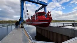 Новый пожарно-спасательный катер спущен на воду в Костроме