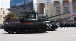 Полувековые советские танки Т-62М оснастили современной станцией РЭБ и динамической защитой