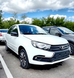 Lada Granta в топовой комплектации уже в продаже: новый лифтбэк показали со всех сторон