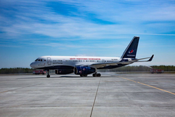 Самолет Роскосмоса Ту-204-300 выполнил первый официальный рейс в аэропорт Восточный