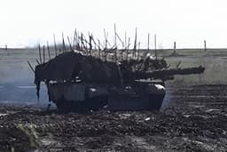 Российские танки оснастили стальными иглами: необычная задумка военных нашла воплощение