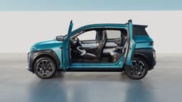 «Опять не закрылась передняя дверь»: автожурналист рассказал о недоработках электромобиля «Атом»