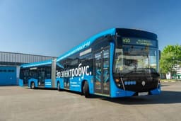 Назад в СССР: автобус-гармошка КамАЗ-6292 появился на улицах Москвы