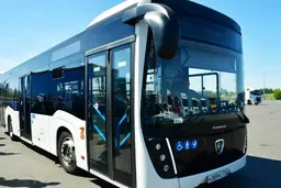 Российский автопром умеет удивлять: 9-ступенчатый «автомат» от Aurus поставили на НефАЗ-5299 