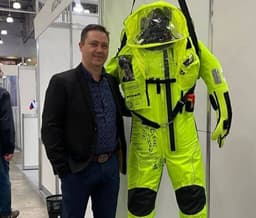 Replaces Life Jacket: Borey Immersion Suit Showcased at HeliRussia Exhibition