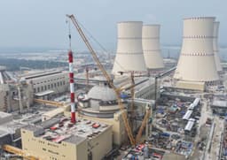 С ювелирной точностью: на энергоблоке №2 АЭС «Руппур» установили вентиляционную трубу