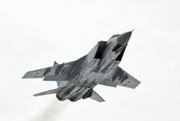 Истребители МиГ-31К, Су-57 и Су-35С начали оснащать тактическими ядерными ракетами Р-37