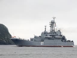 Экипаж защитил БДК «Пересвет» от БПЛА при стоянке в одном из заливов Курильских островов