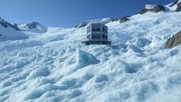 Новый метеокомплекс установили на высоте 3,6 км на леднике Актру