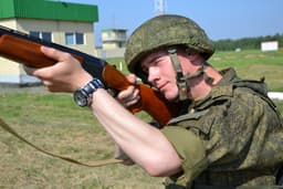 Using an IZH-27 Shotgun Against UAVs: Military Personnel Practice Skeet Shooting at a Training Ground in the Chelyabinsk Region