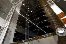 Для российского Starlink: производство солнечных панелей наладили в Москве