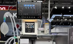 Прототип первого российского наркозно-дыхательного аппарата «Анестек» от КРЭТ показали на «Иннопроме»