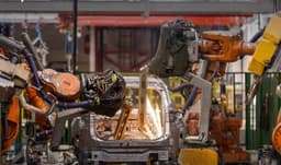 Песков заявил о всё ещё высокой доле импортных запчастей в российских автомобилях