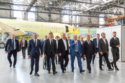 Характеристики МС-21 не соответствуют плановым: линию сборки самолётов в Иркутске посетила делегация Ростеха