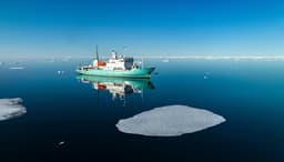 Арктический плавучий университет на корабле «Профессор Молчанов» начал океанологические работы в Баренцевом море