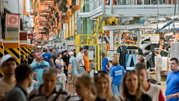 Российская промышленность замедлилась: держится на плаву за счёт ВПК