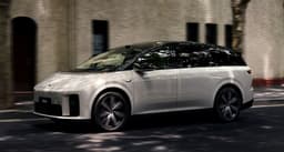 Li i8 выдержал столкновение с 8-тонным грузовиком