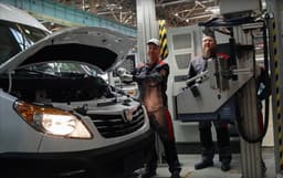 Продолжат работать в штатном режиме: УАЗ опроверг информацию о переходе на сокращенную рабочую неделю