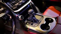 Названы самые доступные автомобили с «автоматом» в России в 2025 году