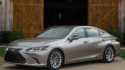 Lexus ES 200 возвращается в Россию с гарантией