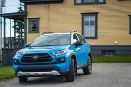 Поднебесная доставит: какие иномарки из Китая можно купить за 3 млн рублей?