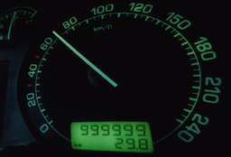 Миллион километров на родном сцеплении: уникальная Octavia Tour обнаружилась в Исландии