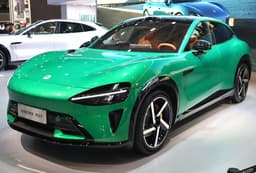 Первые электрокроссоверы Xiaomi YU7 Max отправились в Россию