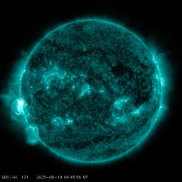 На Солнце наблюдаются вспышка класса М1 и «танец протуберанцев»
