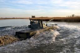 На дно и обратно: танки Т-72Б3 способны ехать под водой на глубине до 5 метров