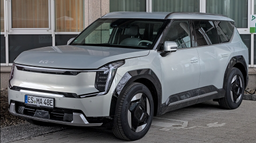 Киберпанк уже рядом: Kia сделали автомобиль с лобовым стеклом-телевизором