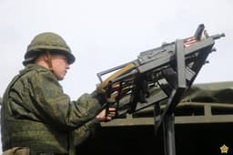 Хитрую турель из трёх «Ксюх» заметили у военных: впереди — зенитка из пистолетов Макарова 