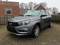 Lada Vesta отмечает юбилей: замена «Приоры» уже 10 лет сходит с конвейера  