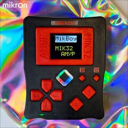 «Микрон» представил прототип консоли MikBoy