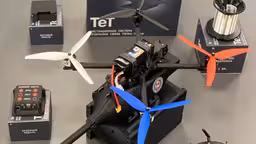 Forbes: Русские увеличили радиус действия ударных дронов до 60 километров с помощью беспилотника-ретранслятора на оптоволокне