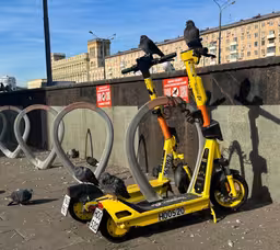 Яндекс Go сократит число самокатов в городах и масштабирует опыт москвичей на всю Россию, но с верификацией аккаунта через «Госуслуги»