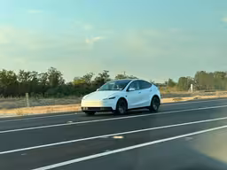 «Кастрированная» Tesla: как выглядит самая дешёвая Model Y Standart