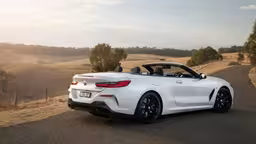 Конец «восьмёрки»: BMW прощается со своими флагманскими суперкарами