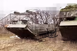 Плавающий транспортёр ПТС-2 впервые попал на фото — получил «мангал» и комплекс РЭБ