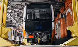 Desarrollo completamente nacional: 16 vagones del "Báltico" llegaron a la línea marrón del metro de San Petersburgo