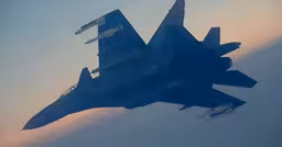 Российские Су-30МКИ впервые оснастили ракетами, созданными для западных истребителей: появились кадры